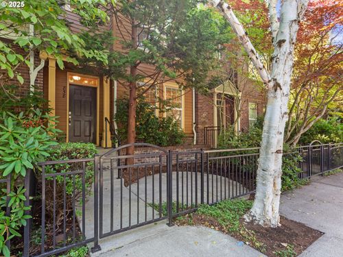 858 Ne Caden Ave, Hillsboro, OR, 97124-7249 | Card Image