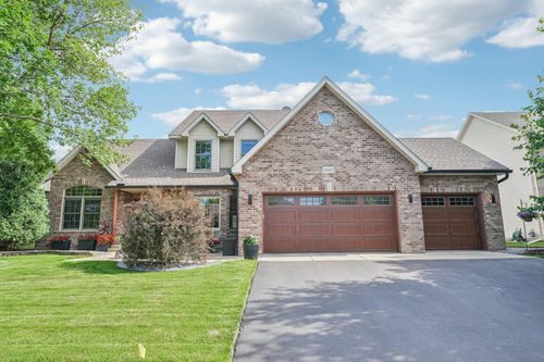 9243 Hillsboro Way, Savage, MN, 55378-2108 | Card Image