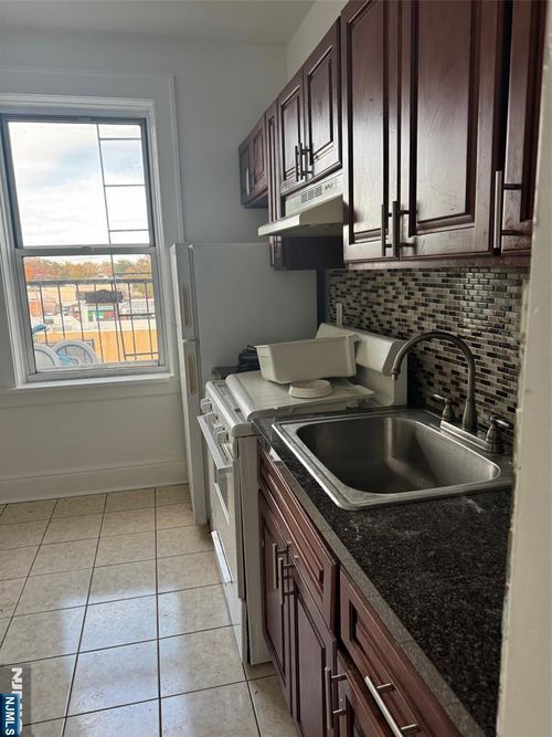 311 Queen Anne, Teaneck, NJ, 07666 | Card Image