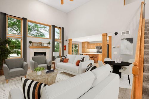 1557 Summit Shores Vis, Burnsville, MN, 55306-5813 | Card Image