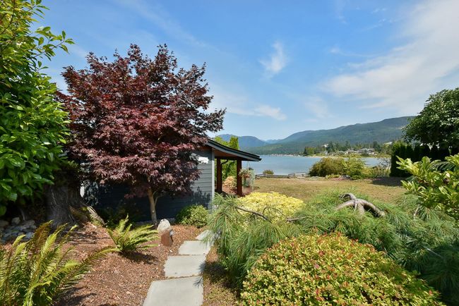 5672 Osprey Street, House other with 4 bedrooms, 3 bathrooms and null parking in Sechelt BC | Image 7
