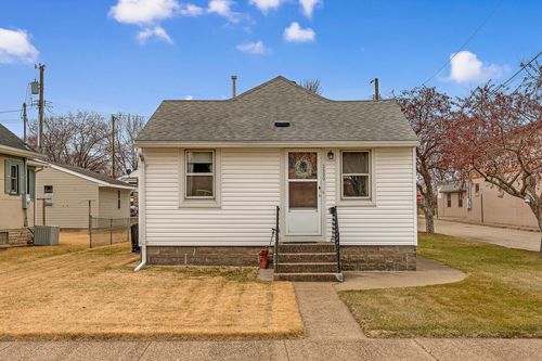 2500 17th Street, La Crosse, WI, 54601 | Card Image
