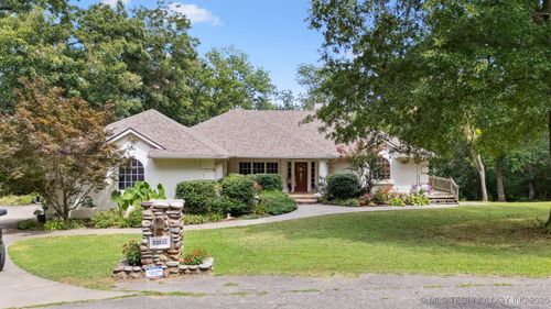 22815 Woodridge Dr, Claremore, OK, 74019-1810 | Card Image