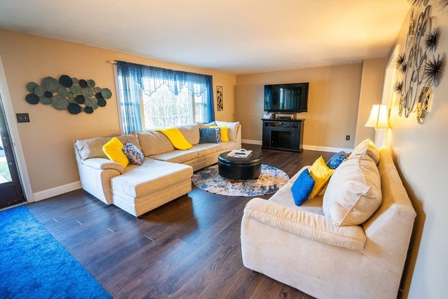 APT-2 - 801 Washington St, Condo with 3 bedrooms, 2 bathrooms and 2 parking in Pembroke MA | Image 9