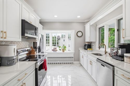 478 E Main St, Avon, MA, 02322-1826 | Card Image