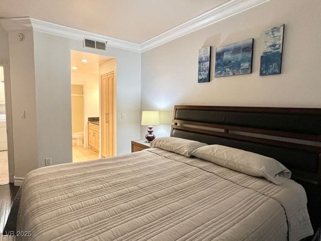 UNIT-121 - 210 E Flamingo Rd, Condo with 2 bedrooms, 2 bathrooms and null parking in Las Vegas NV | Image 6