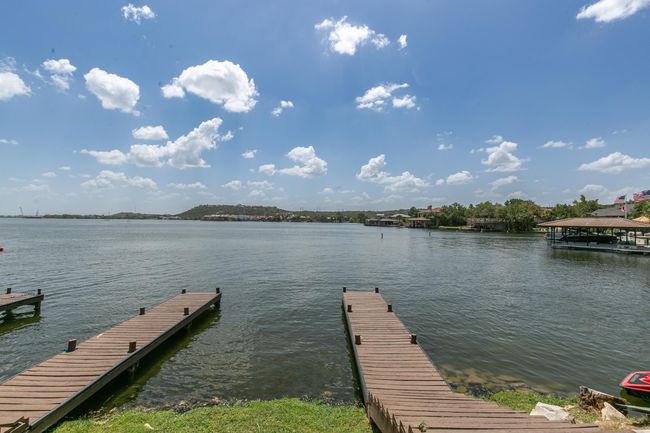 102 - 104 Cove E, Condo with 3 bedrooms, 2 bathrooms and null parking in Horseshoe Bay TX | Image 10