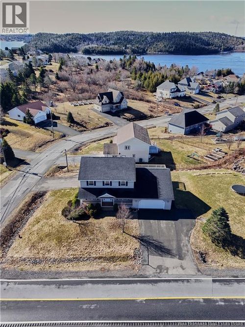 77 Cedarwood Dr, Saint John, NB, E2K5P5 | Card Image