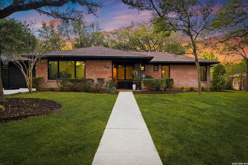 647 Cave Ln, San Antonio, TX, 78209-2422 | Card Image