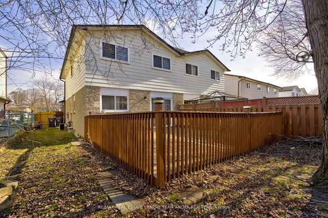 18 Abell Dr, House attached with 4 bedrooms, 3 bathrooms and 2 parking in Brampton ON | Image 35