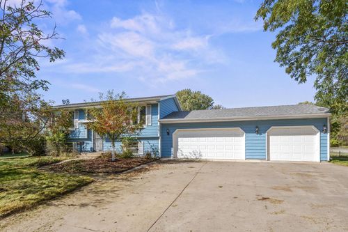 5391 Cottage Ave, White Bear Tp, MN, 55110-5897 | Card Image