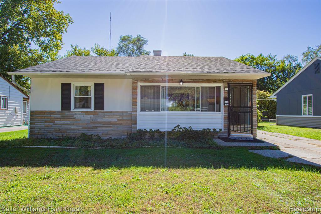 Corning St, Oak Park, MI 48237