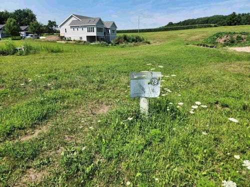 85 Savannah Pkwy, DEERFIELD, WI, 53531-9363 | Card Image