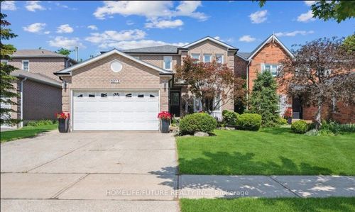 3273 Huxley Dr, Mississauga, ON, L5L4S3 | Card Image