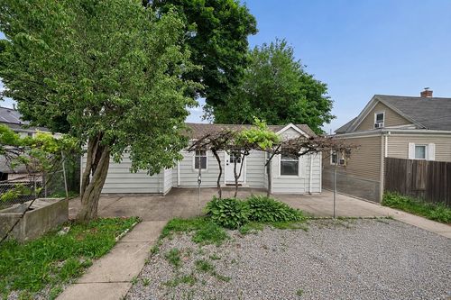 370 Pleasant St, Pawtucket, RI, 02860-5250 | Card Image