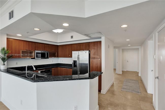 APT-2503 - 15051 Royal Oaks Ln, Condo with 3 bedrooms, 3 bathrooms and null parking in North Miami FL | Image 4
