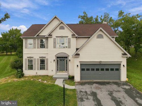 48 Lansing Ct, FALLING WATERS, WV, 25419-4212 | Card Image