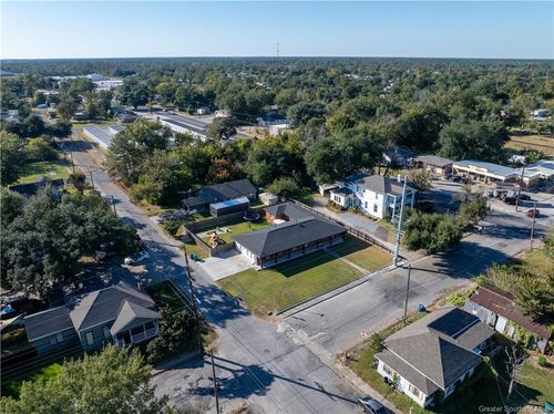 209 S Crocker St, Sulphur, LA, 70663-3203 | Card Image