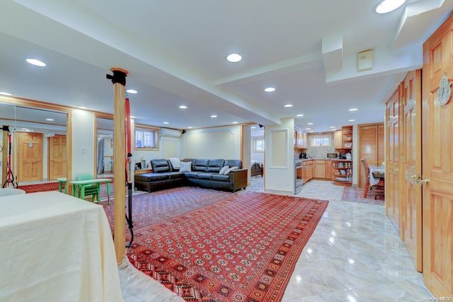 69-33 170 Th St, House other with 5 bedrooms, 3 bathrooms and null parking in Fresh Meadows NY | Image 12