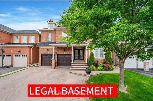 17 Regis Cir, Brampton, ON, L6P1Y8 | Card Image