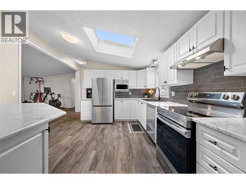 93 - 1850 Shannon Way, House with 2 bedrooms, 2 bathrooms and 4 parking in West Kelowna BC | Card Image