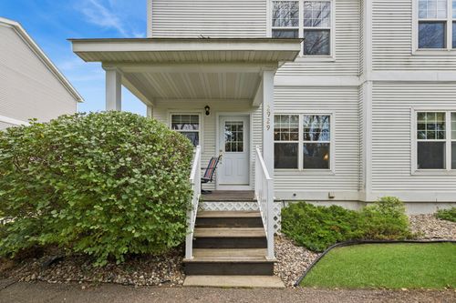 2929 Hemingway Dr, Chaska, MN, 55318-1157 | Card Image