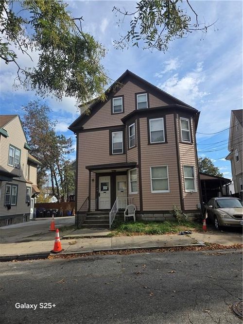 2a-28 Verndale Street, Providence, RI, 02904 | Card Image