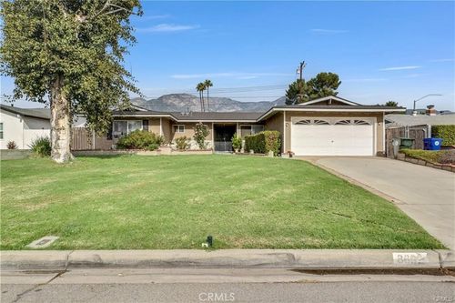 8682 La Grande St, Rancho Cucamonga, CA, 91701-5417 | Card Image