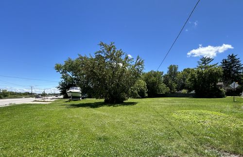 37570 N Us Highway 12, Spring Grove, IL, 60081-9506 | Card Image