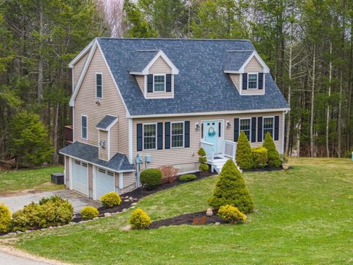 38 Sofia Way, Nottingham, NH, 03290-5825 | Card Image