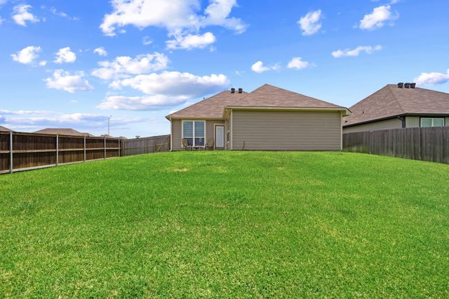 2040 Muscadine Trl, House other with 3 bedrooms, 2 bathrooms and 2 parking in Brenham TX | Image 31