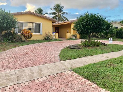 2180 Nw 93rd Ave, Pembroke Pines, FL, 33024-3138 | Card Image