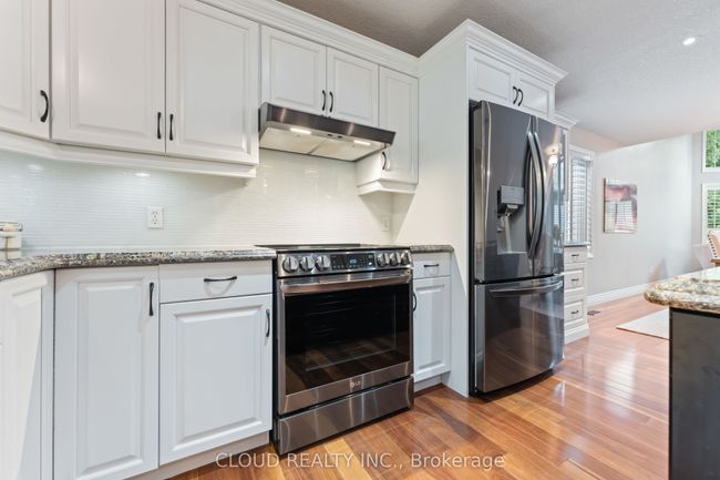 198 Pioneer Tower Rd, House other with 3 bedrooms, 3 bathrooms and 2 parking in Kitchener ON | Image 6
