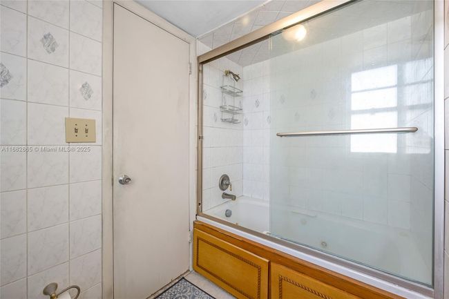 APT-1202 - 1400 S Ocean Dr, Condo with 2 bedrooms, 2 bathrooms and null parking in Hollywood FL | Image 24