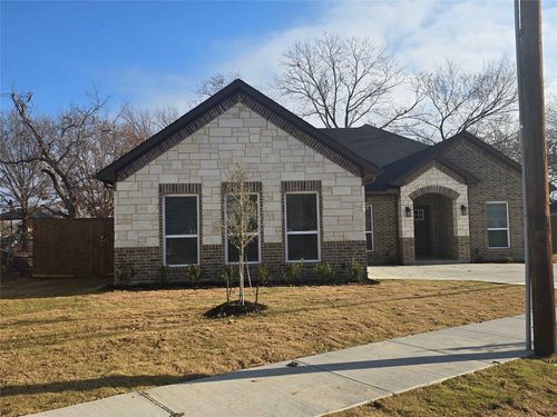 205 Perry Ave, Waxahachie, TX, 75165-3932 | Card Image