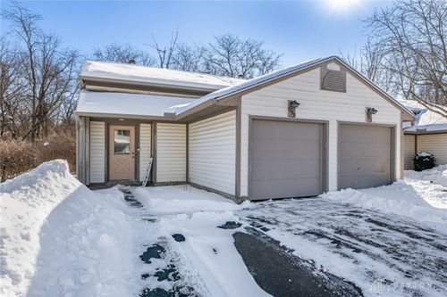 9750 Centerville Creek Ln, Washingtn Twp, OH, 45458-5519 | Card Image