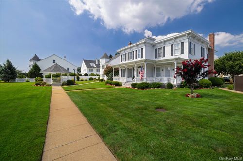 1 Ridgewood Dr, Wantagh, NY, 11793-3367 | Card Image