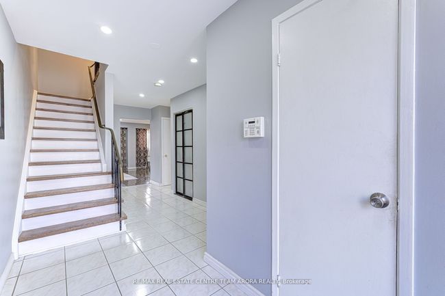 18 Abell Dr, House attached with 4 bedrooms, 3 bathrooms and 2 parking in Brampton ON | Image 5