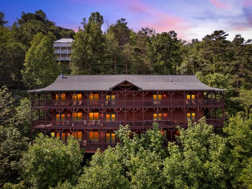 365 Smoky View Rd, Gatlinburg, TN, 37738-3037 | Card Image