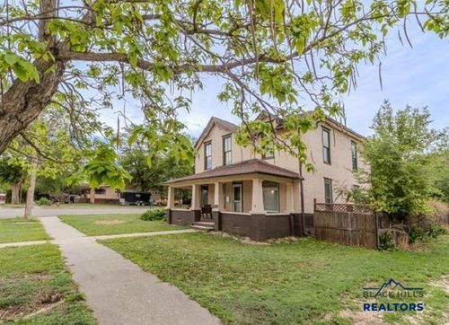 201 S 6th St, hot springs, SD, 57747-2304 | Card Image