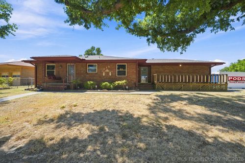 325 Hillside Dr, Bartlesville, OK, 74006-2419 | Card Image