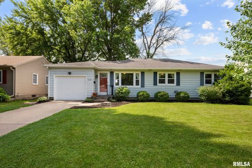 4040 27th Ave, Rock Island, IL, 61201-5731 | Card Image