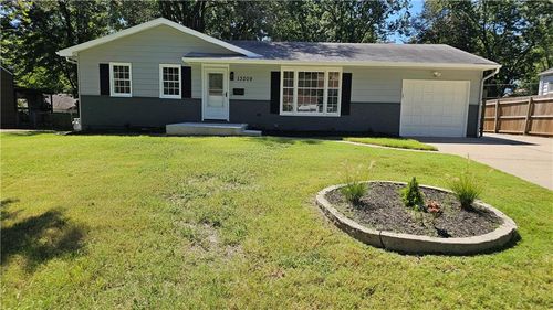 13209 Herrick Ave, Grandview, MO, 64030-3550 | Card Image