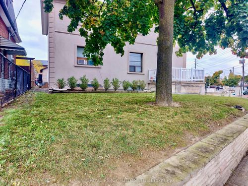 2-952 Scarlett Rd, Etobicoke, ON, M9P2V7 | Card Image