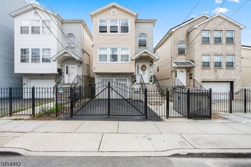 725 S 19th St, Newark, NJ, 07103-1032 | Card Image