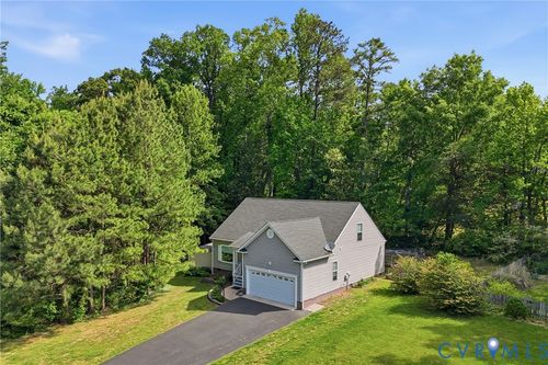 2043 Maginoak Ct, North Chesterfield, VA, 23236-1884 | Card Image