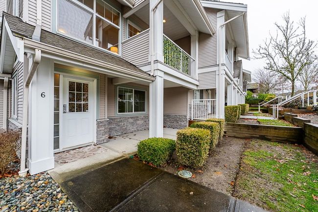 6 - 6555 192 A Street, Townhouse with 3 bedrooms, 2 bathrooms and 4 parking in Surrey BC | Image 3
