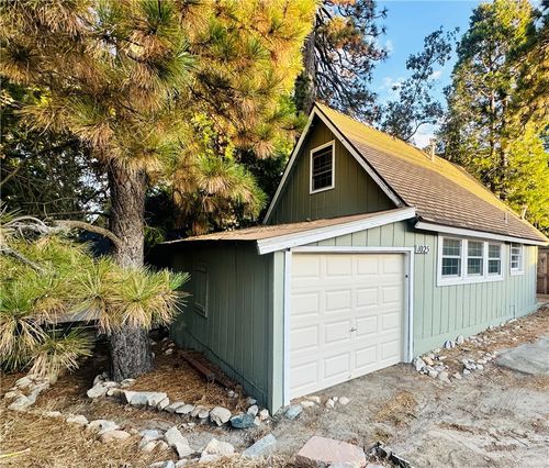 1025 Inspiration Dr, Lake Arrowhead, CA, 92352 | Card Image