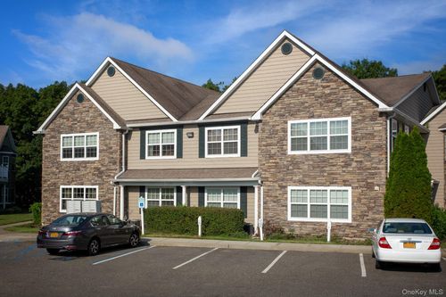 61-61 Adams Way, Sayville, NY, 11782-1955 | Card Image