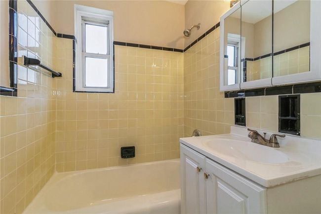 APT-1B - 30 Davenport Ave, Home with 1 bedrooms, 1 bathrooms and null parking in New Rochelle NY | Image 9